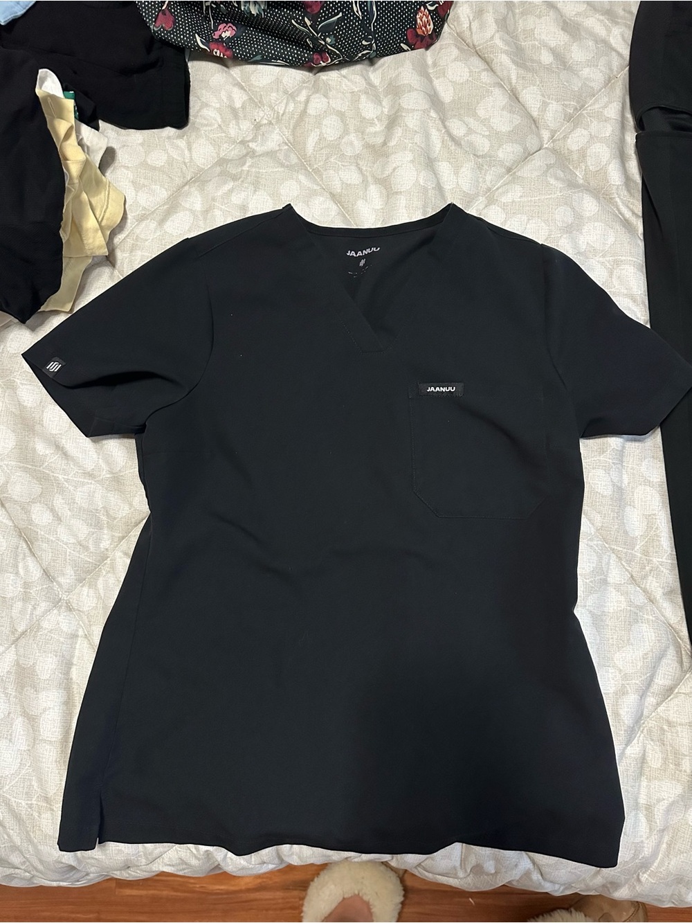Jaanuu scrub set